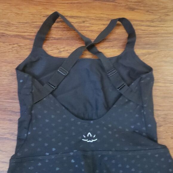 Beyond Yoga Shiny Black Heart Feminine Athleisure Bodycon Jumpsuit Size Small - Picture 7 of 7